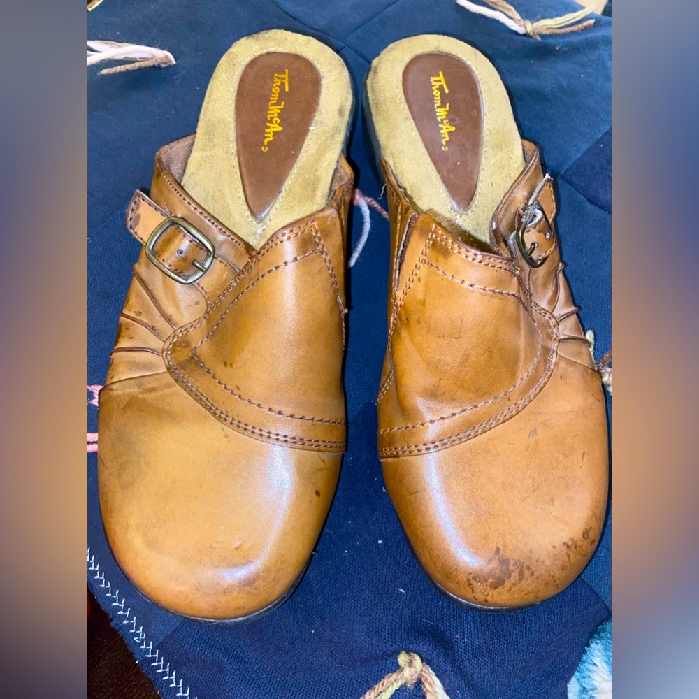 ThomMcAn mule shoes